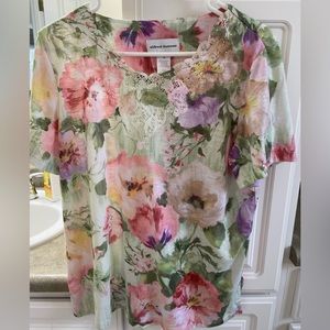 Alfred Dunner Floral Top Size Medium